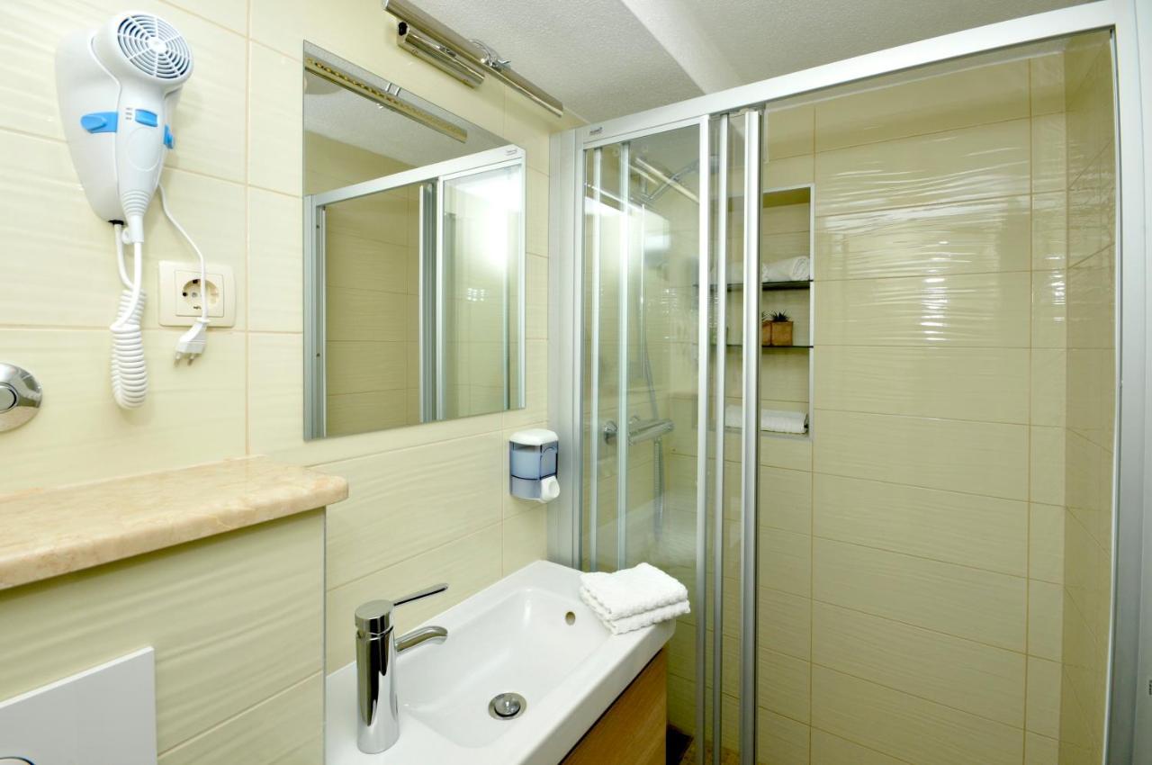 Apartments Penic Трогір Екстер'єр фото