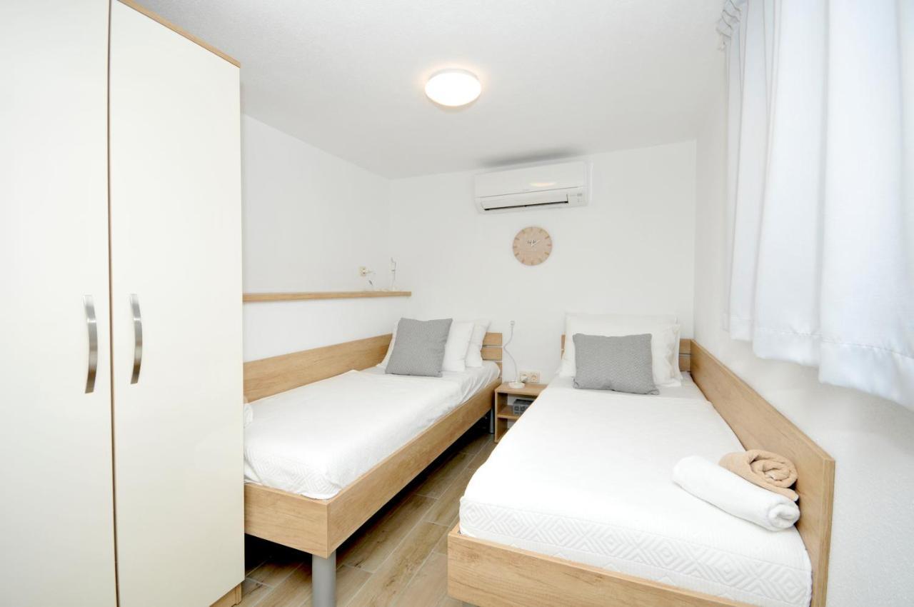 Apartments Penic Трогір Екстер'єр фото
