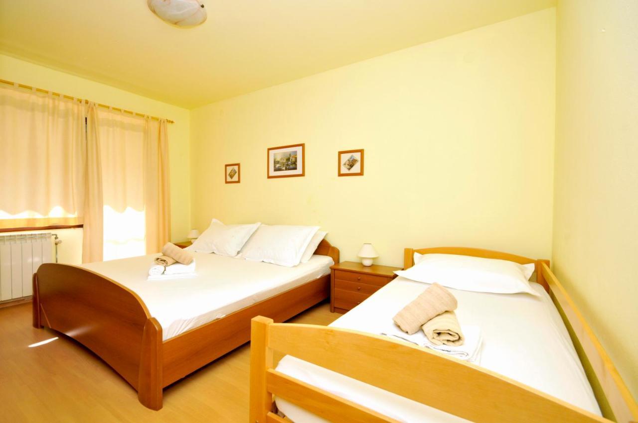 Apartments Penic Трогір Екстер'єр фото